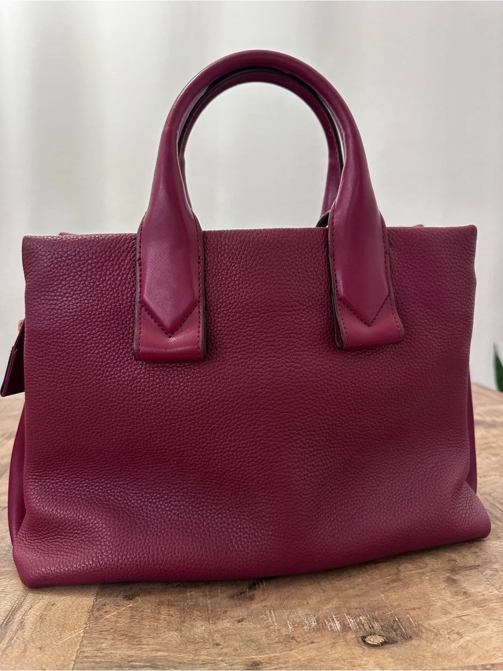 Michael Kors Burgundy Pebbled Leather Satchel Crossbody Tote Bag Gold‎ Hardware